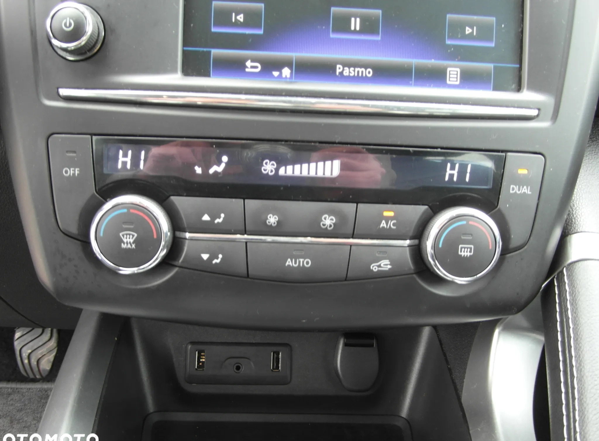 Renault Kadjar cena 60900 przebieg: 143000, rok produkcji 2016 z Milanówek małe 781